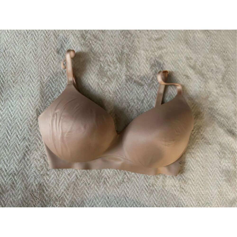 Victoria’s Secert Bra size 32DD-34DD